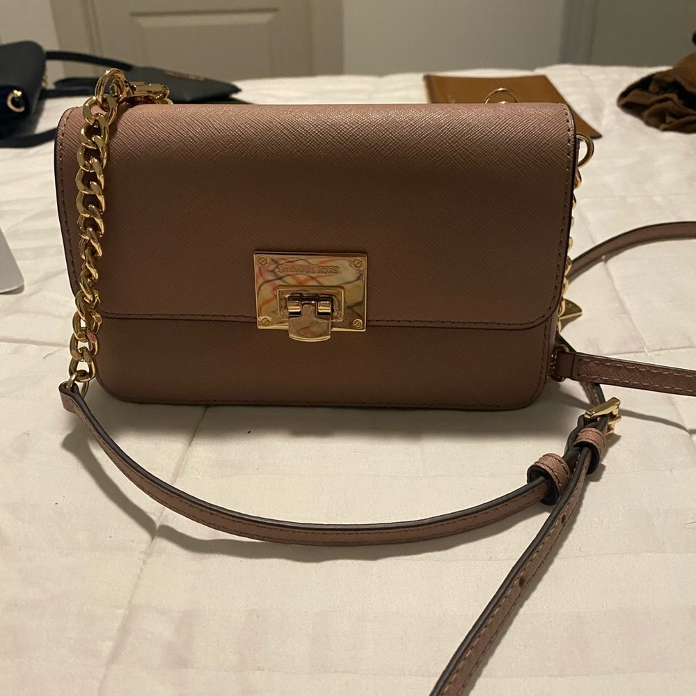 Michael kors purse and attachable wallet